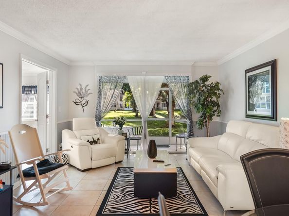 9281 Sunrise Lakes Blvd 101, Sunrise FL 33322