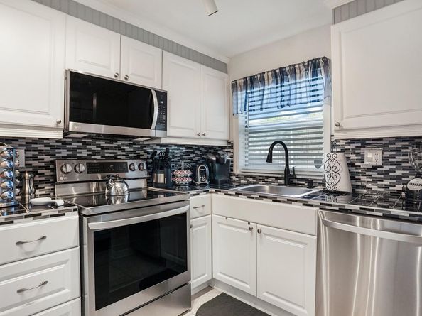 9281 Sunrise Lakes Blvd 101, Sunrise FL 33322