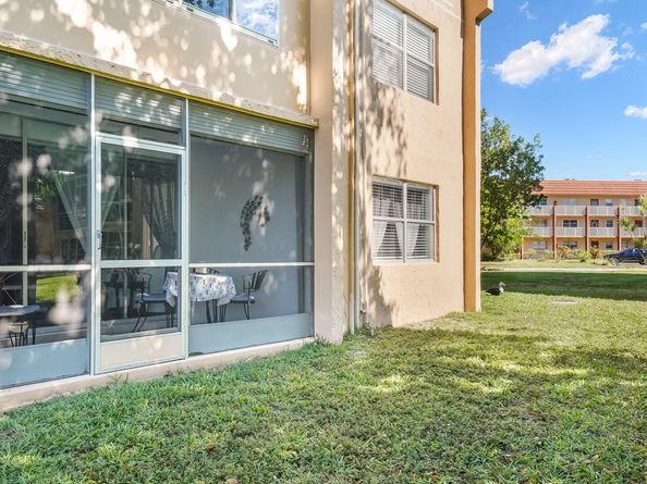 9281 Sunrise Lakes Blvd 101, Sunrise FL 33322