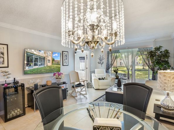 9281 Sunrise Lakes Blvd 101, Sunrise FL 33322