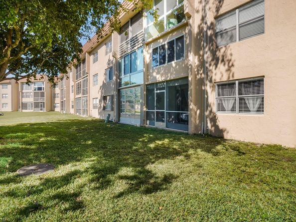 9281 Sunrise Lakes Blvd 101, Sunrise FL 33322