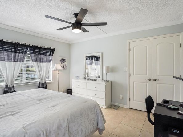 9281 Sunrise Lakes Blvd 101, Sunrise FL 33322