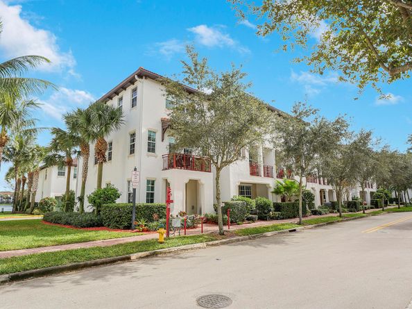 2900 SW 119th Way, Miramar FL 33025