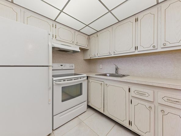 116 Windsor F, West Palm Beach FL 33417