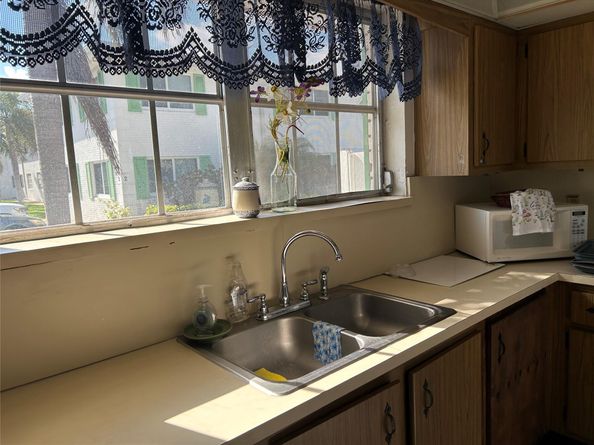 1851 NE 62nd St 501, Fort Lauderdale FL 33308