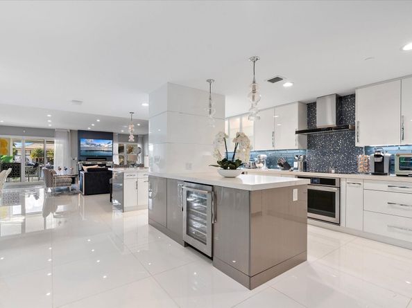 615 Bayshore Dr 106, Fort Lauderdale FL 33304