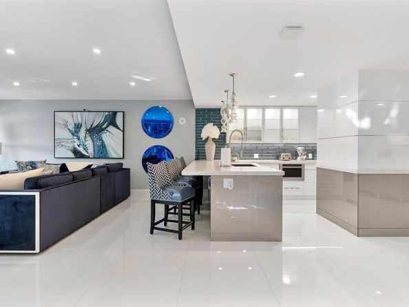 615 Bayshore Dr 106, Fort Lauderdale FL 33304