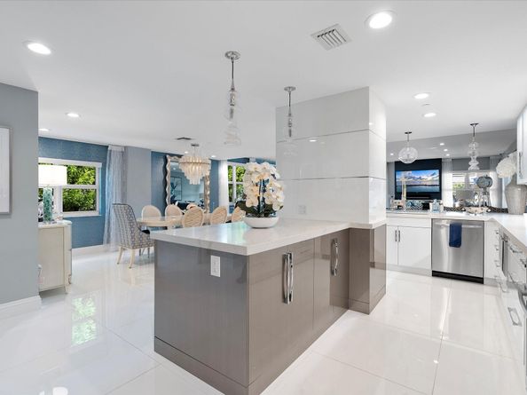 615 Bayshore Dr 106, Fort Lauderdale FL 33304