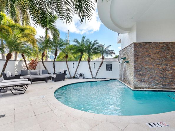 615 Bayshore Dr 106, Fort Lauderdale FL 33304