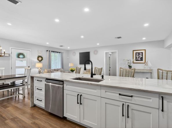 801 SE 9th Ave, Deerfield Beach FL 33441