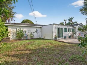 801 SE 9th Ave, Deerfield Beach FL 33441