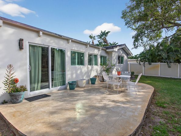 801 SE 9th Ave, Deerfield Beach FL 33441