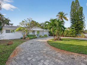 801 SE 9th Ave, Deerfield Beach FL 33441