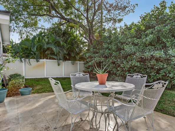 801 SE 9th Ave, Deerfield Beach FL 33441