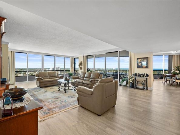 100 Lakeshore Drive 2156, North Palm Beach FL 33408