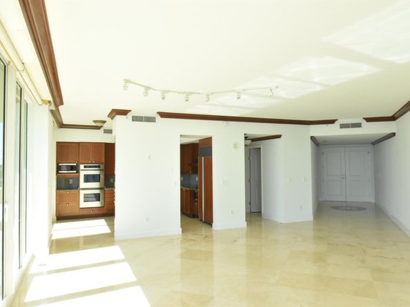 1063 Hillsboro Mile 301, Hillsboro Beach FL 33062