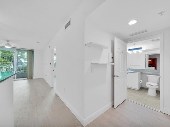 625 Casa Loma Boulevard 207, Boynton Beach FL 33435