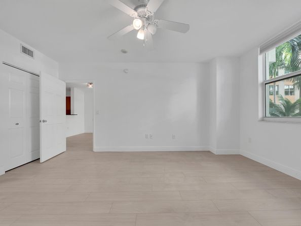 625 Casa Loma Boulevard 207, Boynton Beach FL 33435