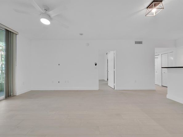 625 Casa Loma Boulevard 207, Boynton Beach FL 33435