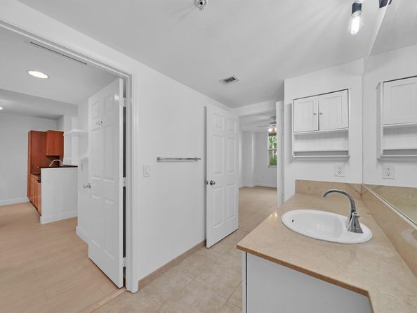 625 Casa Loma Boulevard 207, Boynton Beach FL 33435