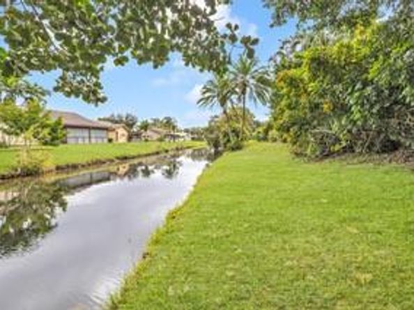 1803 NW 88th Way, Coral Springs FL 33071