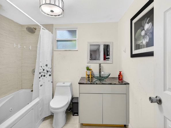 2673 NW 59th Ave, Margate FL 33063