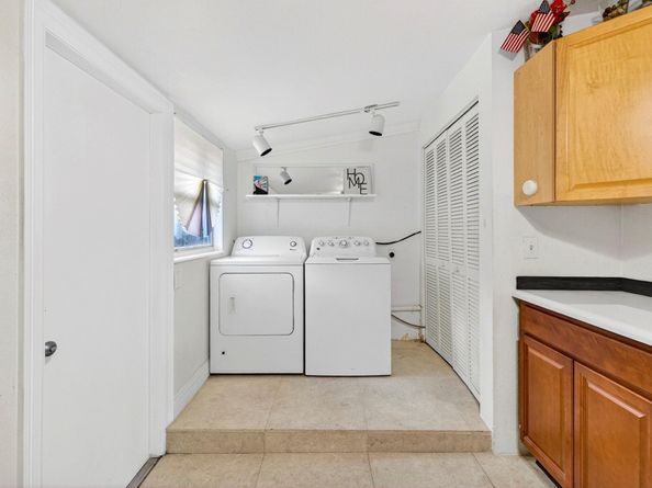 2673 NW 59th Ave, Margate FL 33063