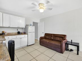 2673 NW 59th Ave, Margate FL 33063