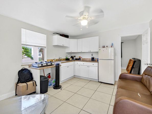 2673 NW 59th Ave, Margate FL 33063