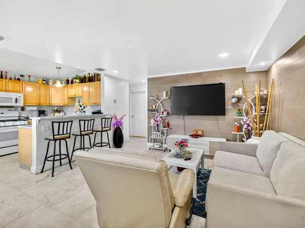 2673 NW 59th Ave, Margate FL 33063