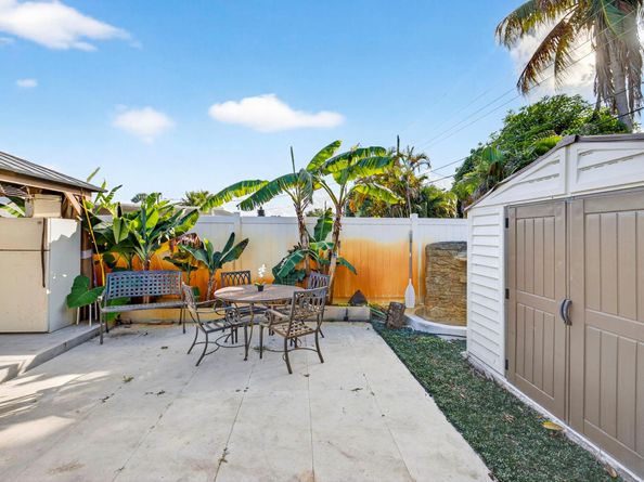 2673 NW 59th Ave, Margate FL 33063