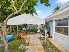 2673 NW 59th Ave, Margate FL 33063