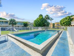 2755 NE 28th Ave C2, Lighthouse Point FL 33064