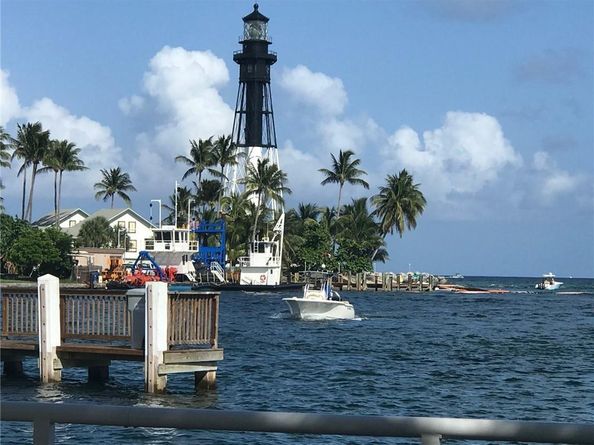 2755 NE 28th Ave C2, Lighthouse Point FL 33064