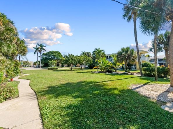 2755 NE 28th Ave C2, Lighthouse Point FL 33064