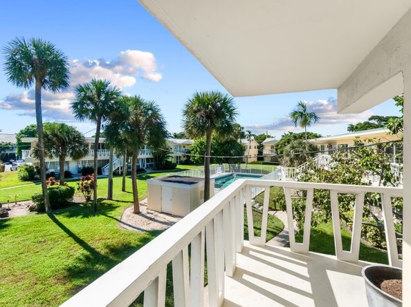 2755 NE 28th Ave C2, Lighthouse Point FL 33064