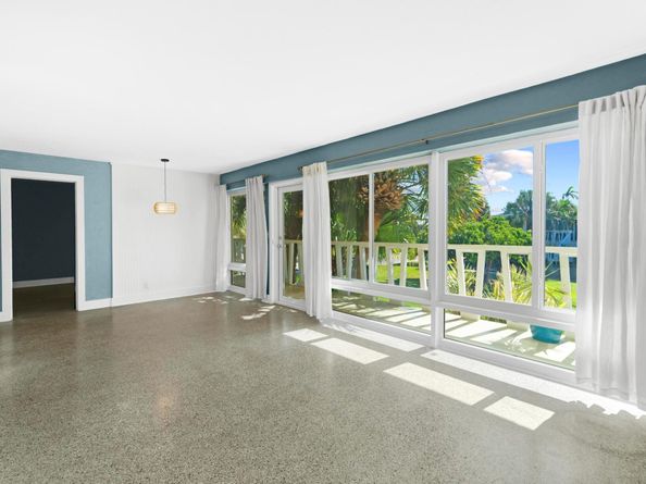 2755 NE 28th Ave C2, Lighthouse Point FL 33064