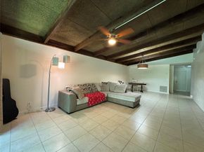 956 Mockingbird Ln, Plantation FL 33324