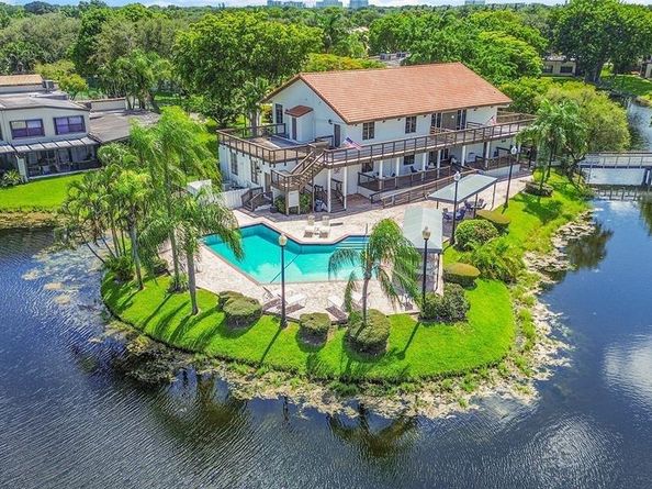 956 Mockingbird Ln, Plantation FL 33324