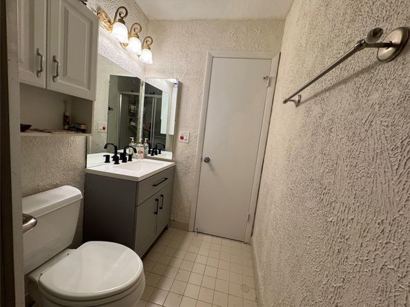 956 Mockingbird Ln, Plantation FL 33324