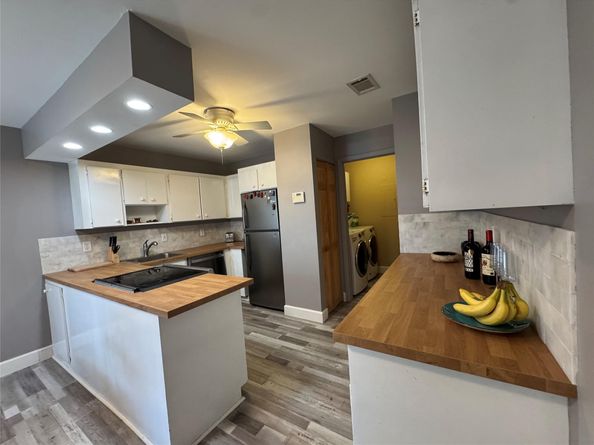 956 Mockingbird Ln, Plantation FL 33324