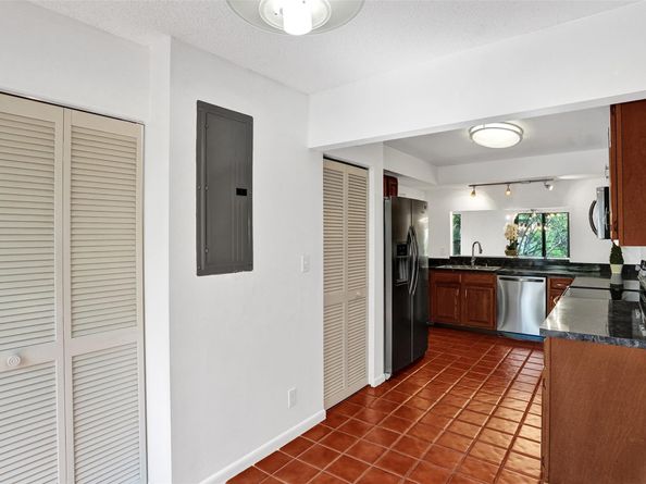 81 NE 17th Ct, Fort Lauderdale FL 33305