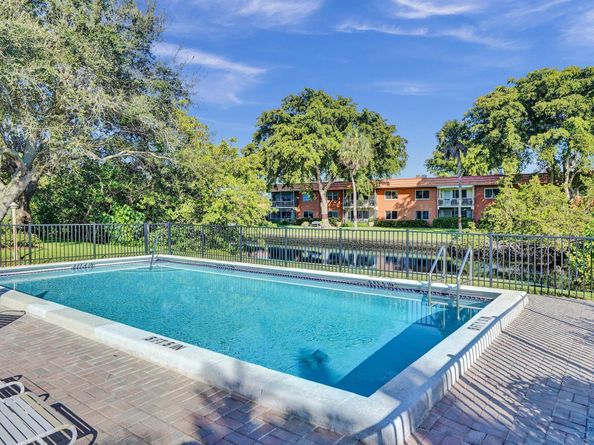 81 NE 17th Ct, Fort Lauderdale FL 33305