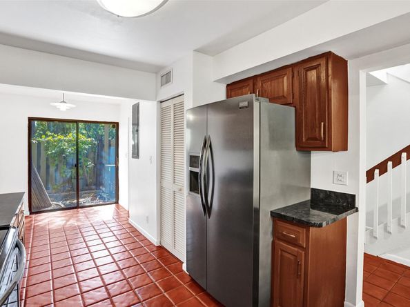 81 NE 17th Ct, Fort Lauderdale FL 33305