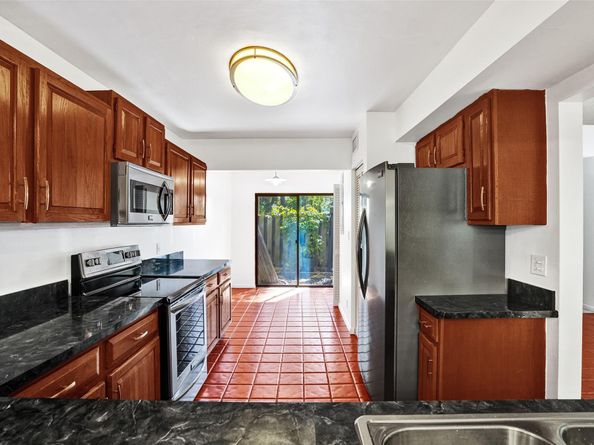 81 NE 17th Ct, Fort Lauderdale FL 33305