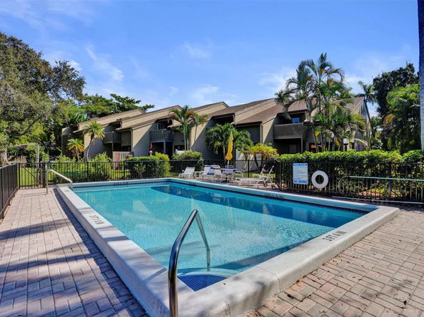 81 NE 17th Ct, Fort Lauderdale FL 33305