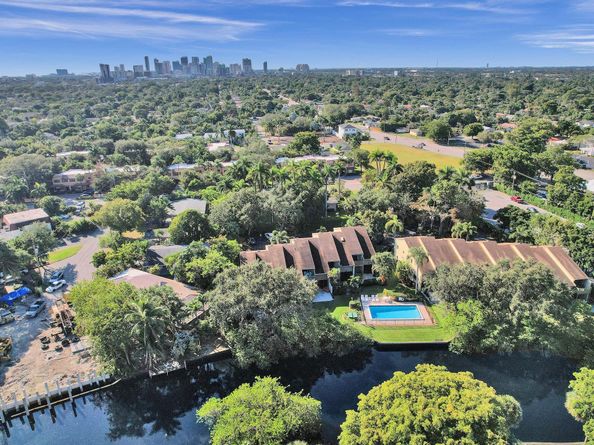 81 NE 17th Ct, Fort Lauderdale FL 33305