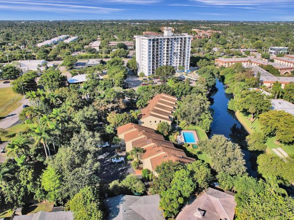 81 NE 17th Ct, Fort Lauderdale FL 33305