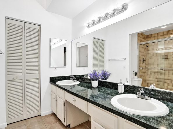 81 NE 17th Ct, Fort Lauderdale FL 33305