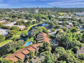 81 NE 17th Ct, Fort Lauderdale FL 33305